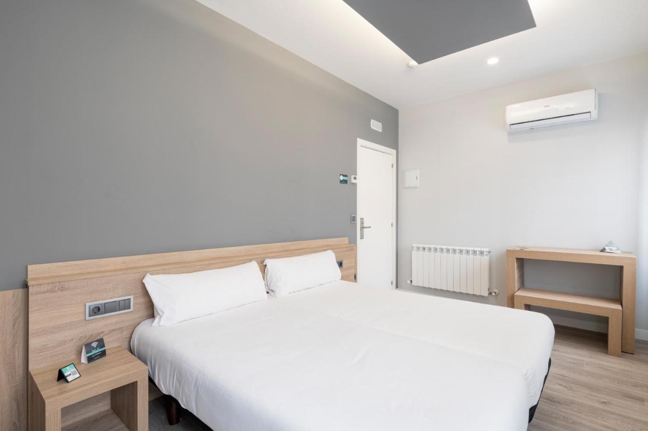 Albergue Alda Pilgrim Понферада Екстериор снимка