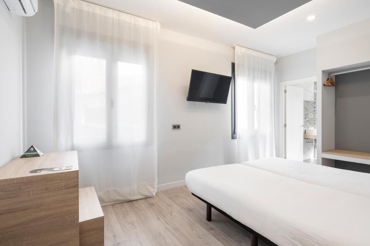 Albergue Alda Pilgrim Понферада Екстериор снимка