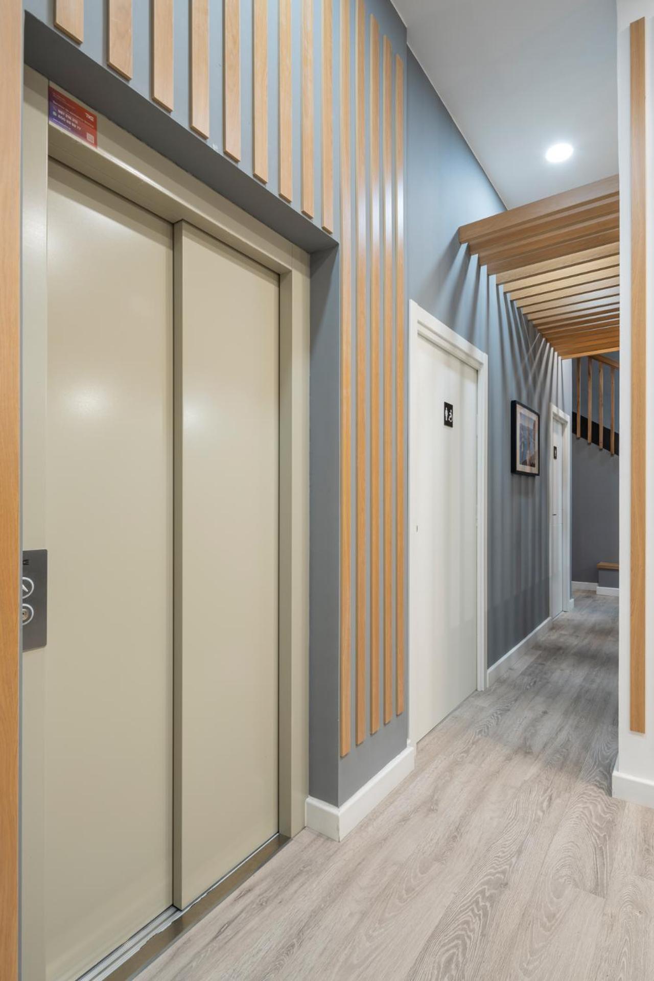 Albergue Alda Pilgrim Понферада Екстериор снимка