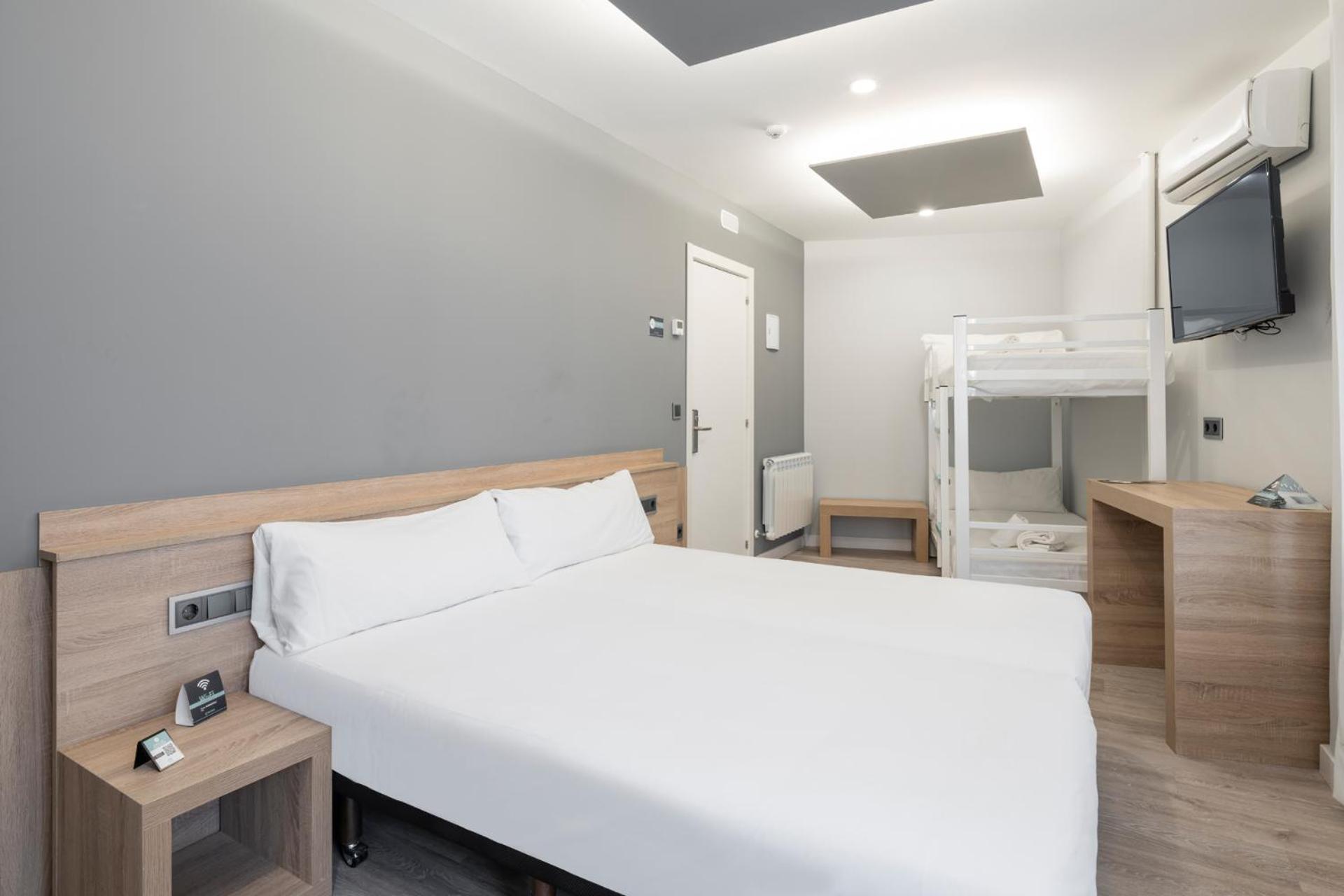 Albergue Alda Pilgrim Понферада Екстериор снимка
