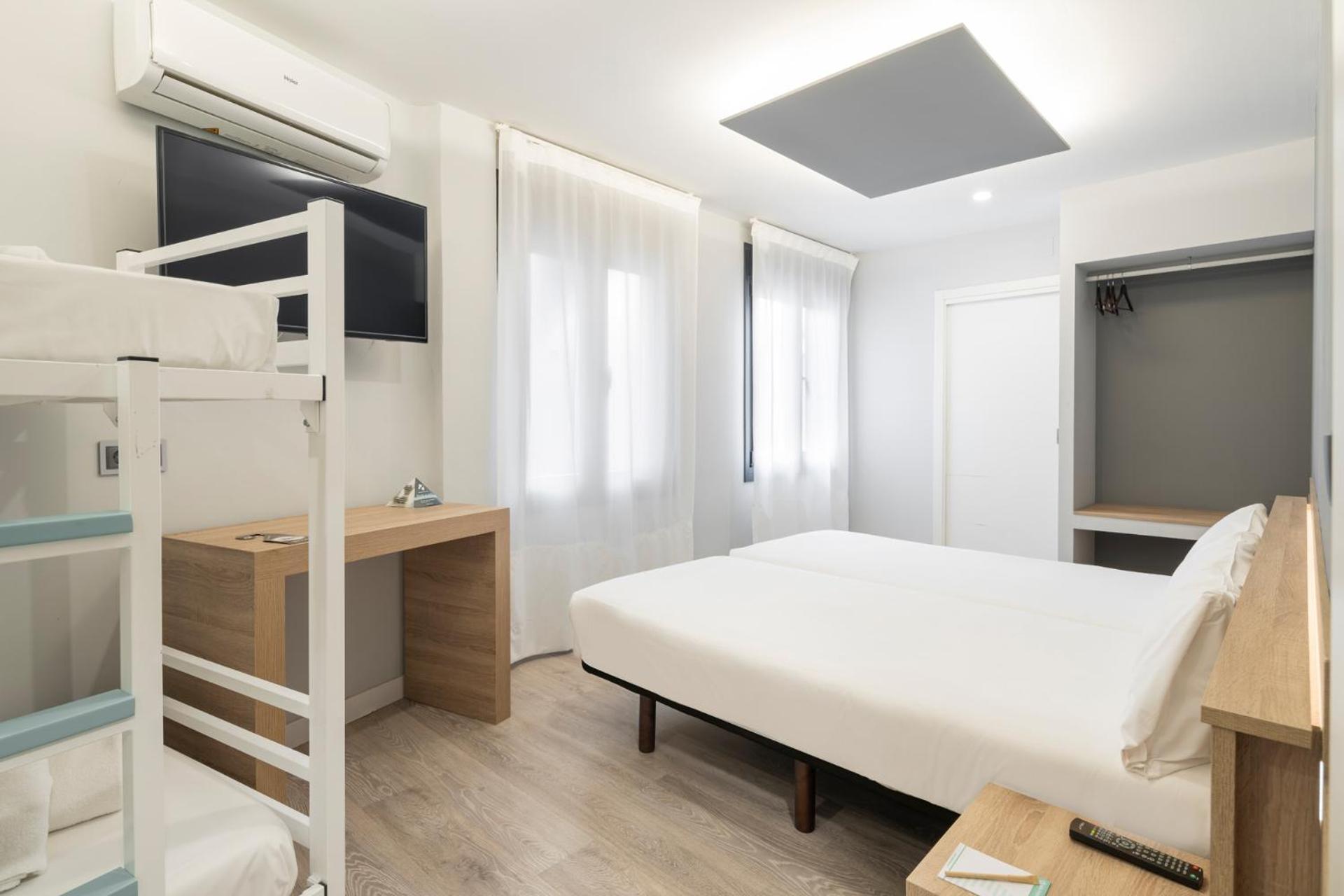 Albergue Alda Pilgrim Понферада Екстериор снимка